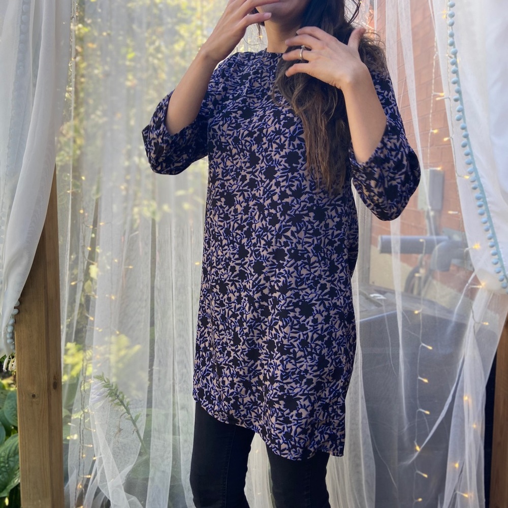 Patterned Dress - Picture 2 of 7
